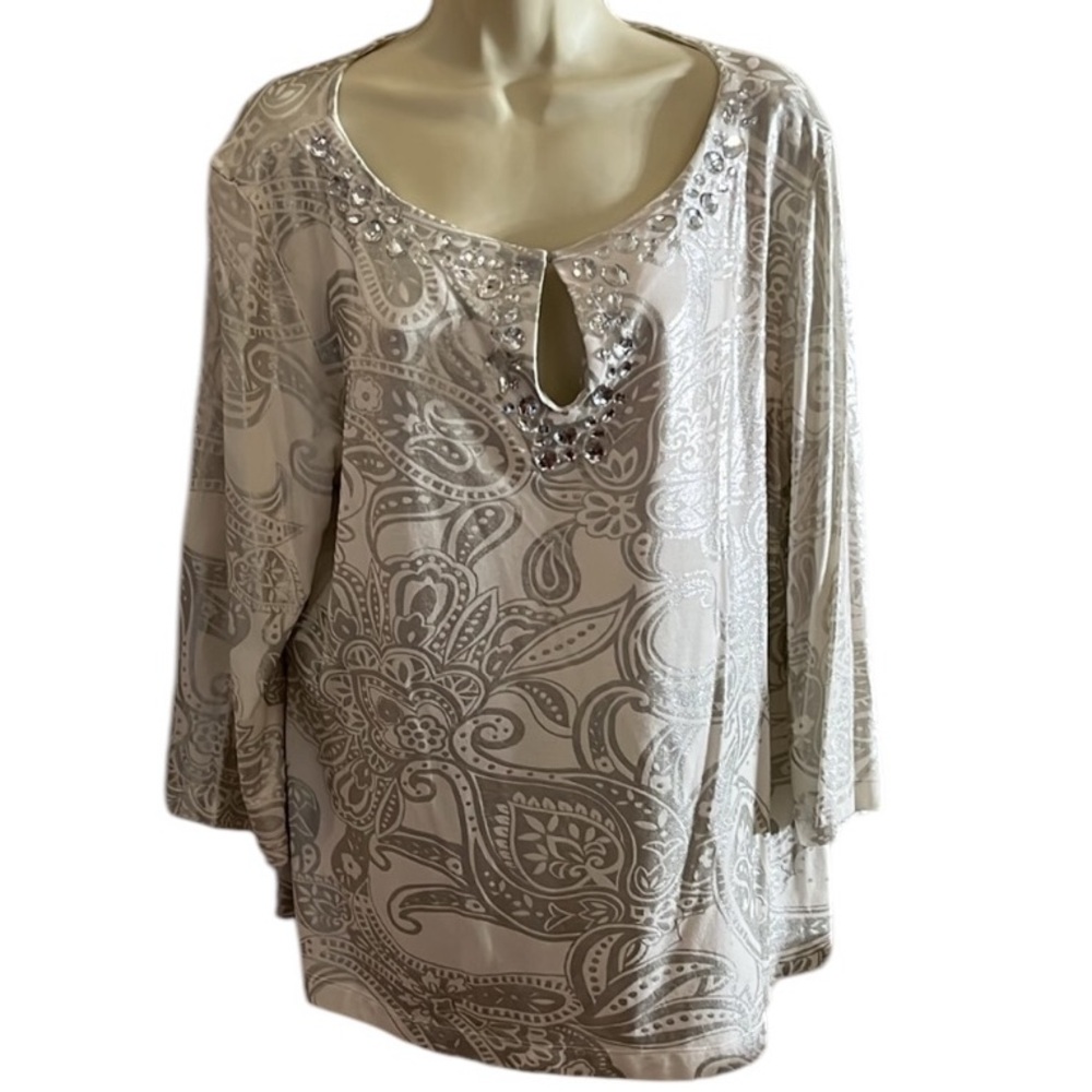 Chico’s size XL white & metallic silver embellished V-neck top 3/4 sleeve